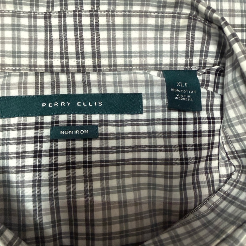 Perry Ellis Men’s Long Sleeve Black and White Plaid Button Down Shirt - Picture 3 of 6